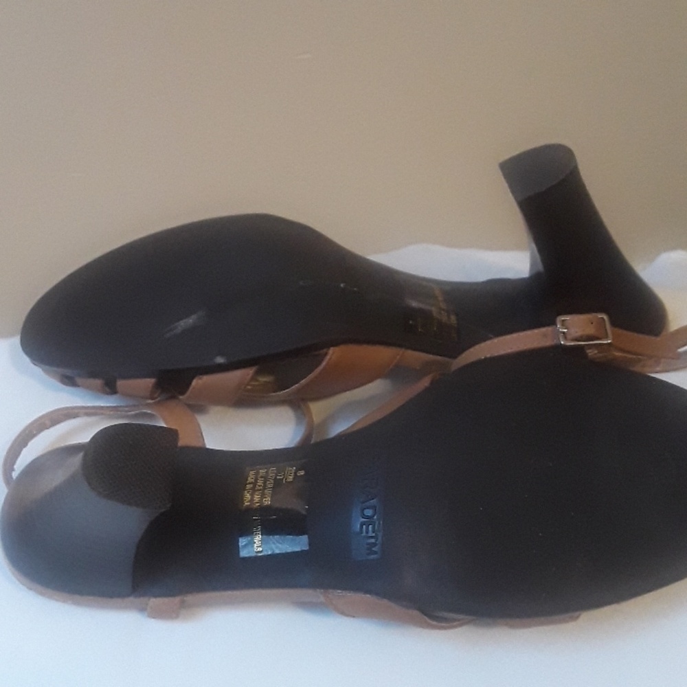 Heels - Picture 5 of 5